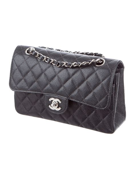 classic flap chanel caviar